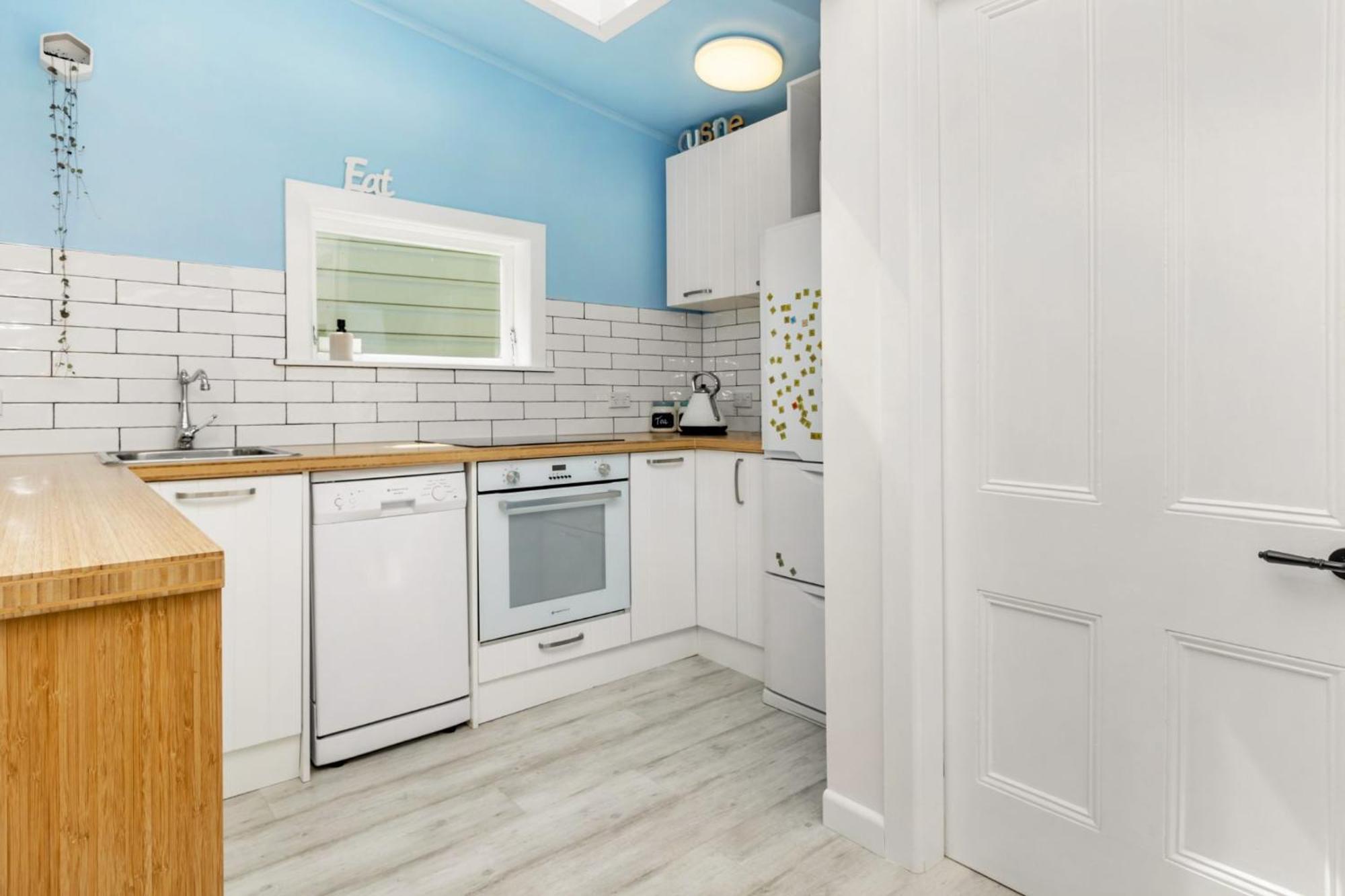 Peaceful & Private City Cottage With Carparks Веллингтон Экстерьер фото